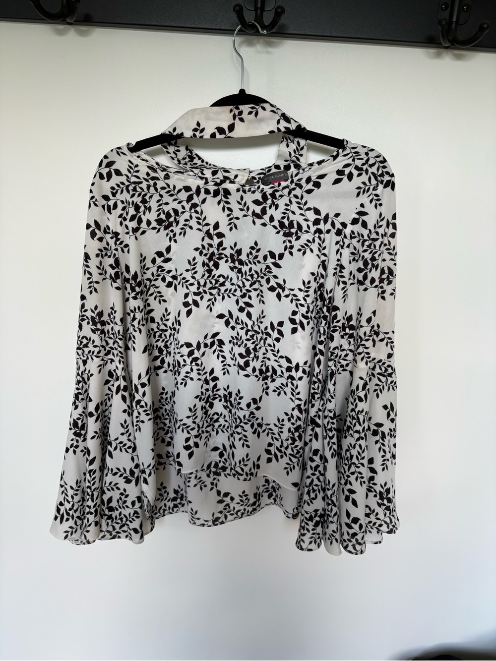 Vince Camuto Black Leaf-Print Bell Sleeve Blouse on White